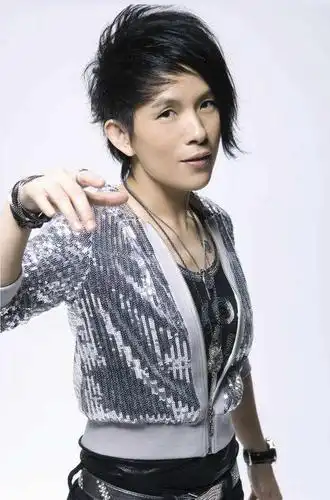 著名歌星:潘美辰