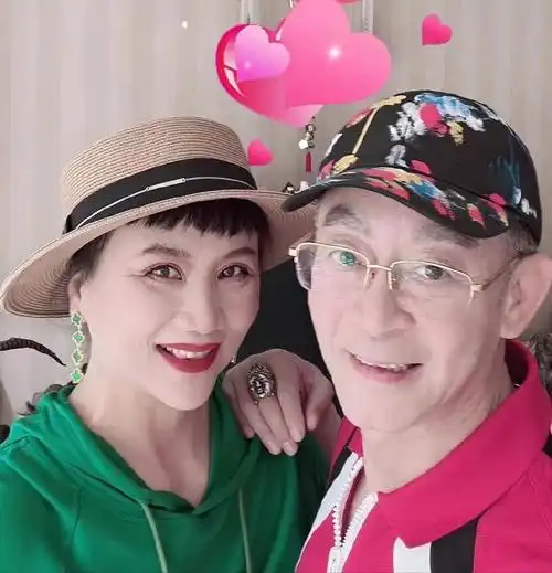 六小龄童庆结婚35周年,老婆在西游记出演小妖,保养好显年轻_腾讯新闻