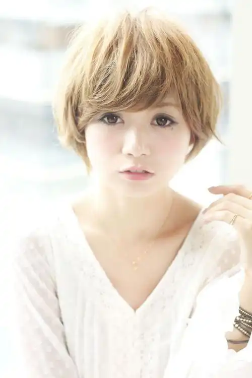 三种短发显脸小又减龄,好打理又时尚|脸型|波波头|刘海_网易订阅