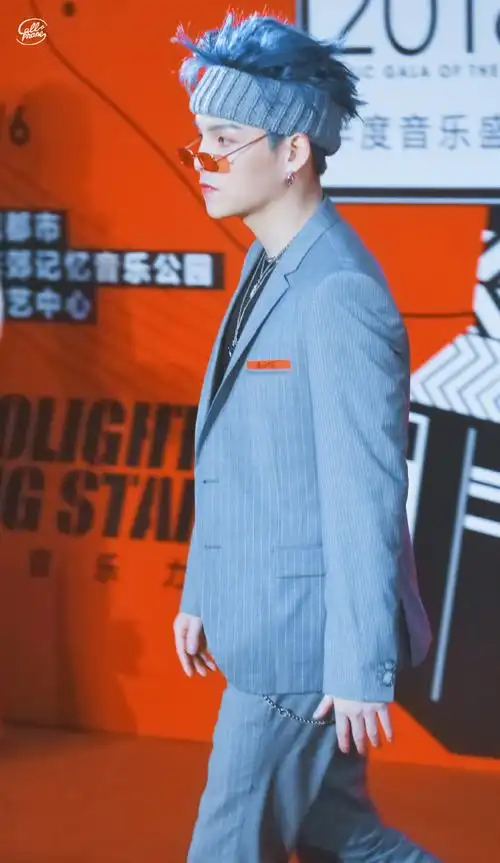 朱星杰 #20190106#q china 2018年度音乐盛典#红毯