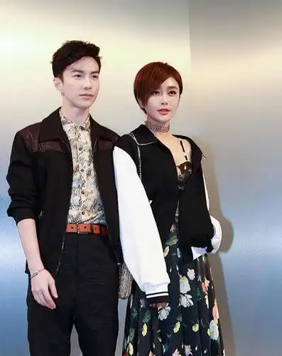 王冠逸受邀亮相米兰某品牌2017aw 秀