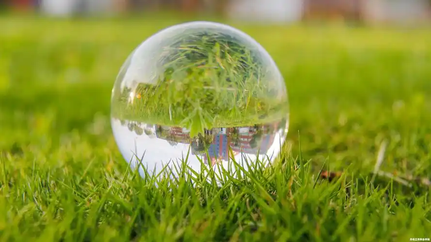 水晶球-梦幻般校园-贵州工商职业学院-人文体育学院