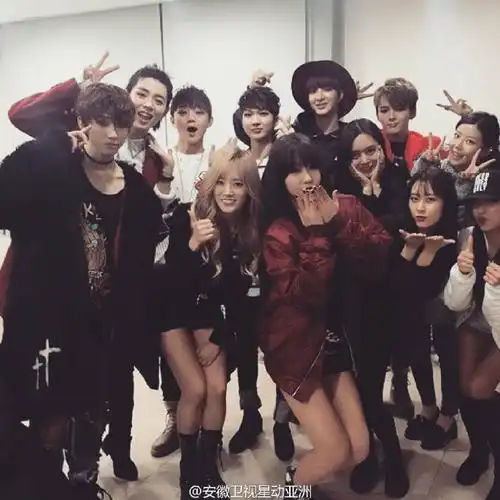 kun#|#蔡徐坤新歌rideordie#一些swin和星动时期的古早合照