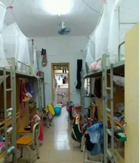 为什么大学男生宿舍里没有高中时的友谊,女生宿舍呢?