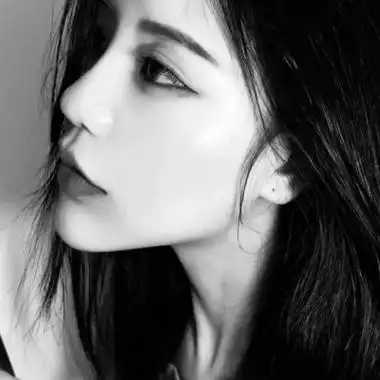 成熟黑白头像女高冷高清好看的高冷成熟御姐黑白头像图片