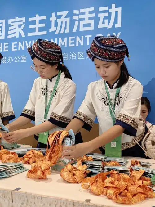 六五环境日国家主场活动志愿者在行动