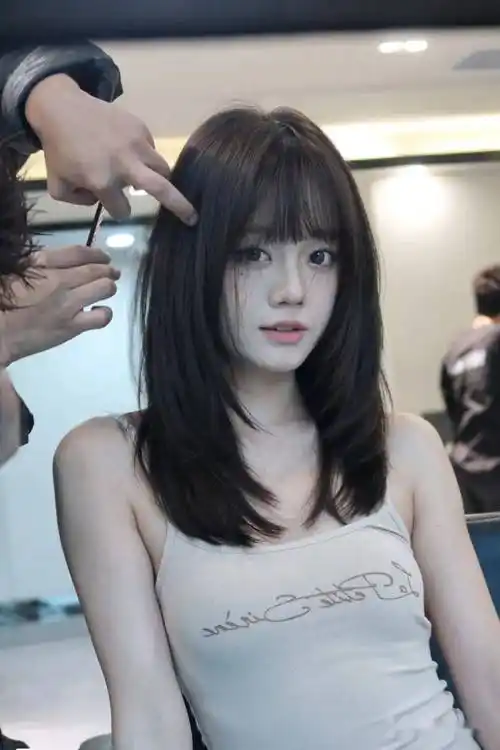 立秋就该来一款高层次"梨花烫"烫发发型_内扣_长发_天气