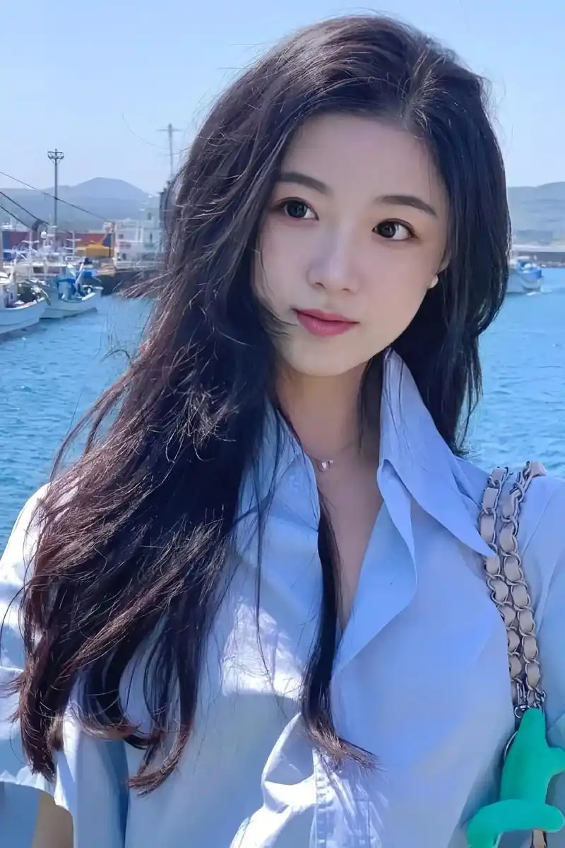 抖音图文来了 #美女 #好看的小姐姐 #妩媚女神风情万种  - 抖音