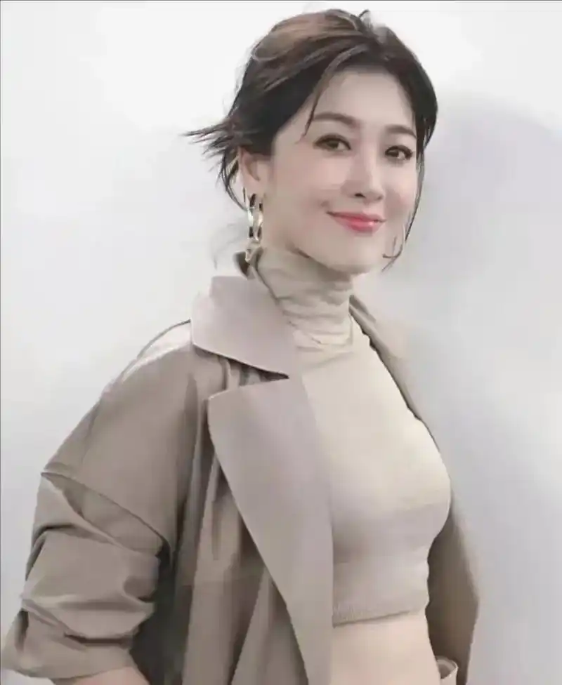 同样是傅成鹏的老婆,将程素和周丽淇一对比,两人差距一个天上一个地下