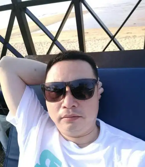 千艾缘男神50岁有钱大叔找一个值得他心疼的女人