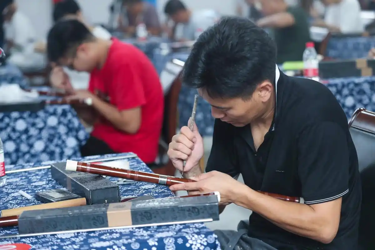 "竹笛之乡"举办传统手工制笛大赛