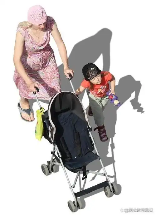 人物速写的练习中 俯视练习必不可少!沈阳美术高中