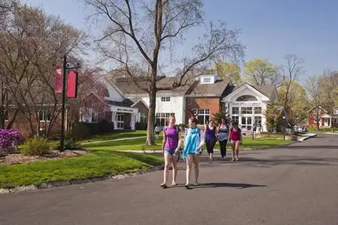 去贝佩丝大学读硕士好吗