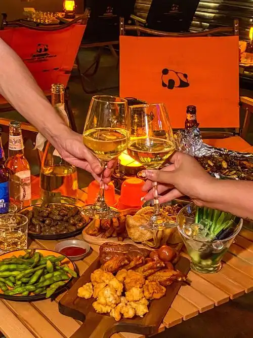 南门终于也有这种氛围的自助啤酒超市咯