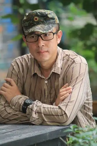 杜建桥最令观众印象深刻的是其在《我的团长我的团》中饰演的李连胜