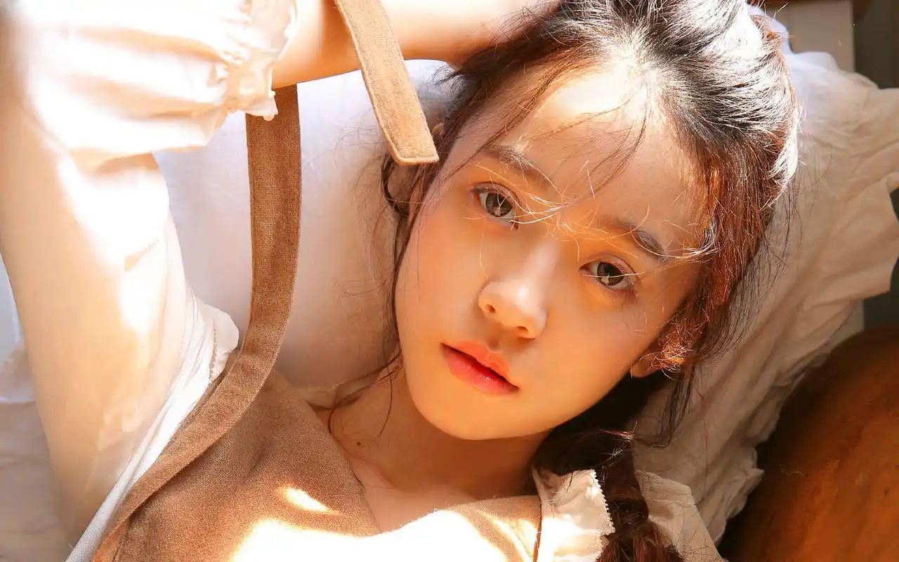 治愈系少女唯美文艺写真图片壁纸