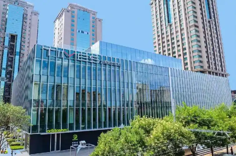 【位置】北京市朝阳区东四环朝阳路十里堡甲3号万科时代中心;【面积】