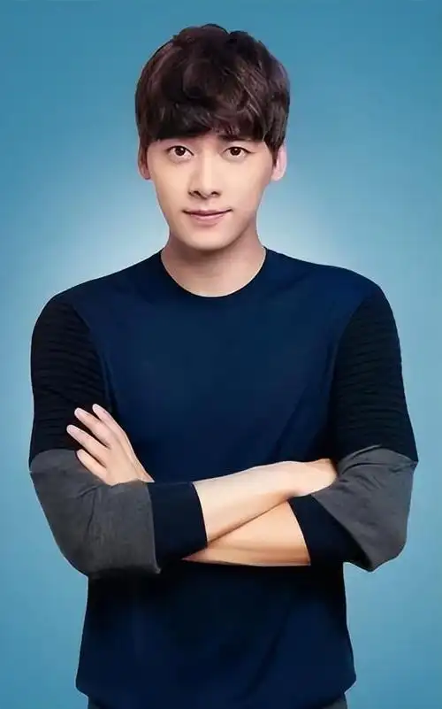 李易峰妈妈貌若翻版王祖贤如今有件事最令她痛心