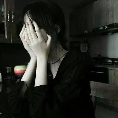 qq头像女生颓废伤感图片伤感颓废是逃避的代言词