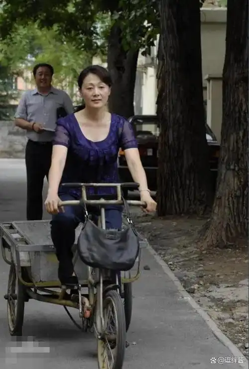 王姬儿子有智力障碍自己被骗光积蓄却让女儿上交10年工资