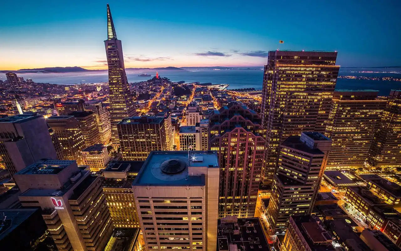 繁华城市建筑风光桌面壁纸