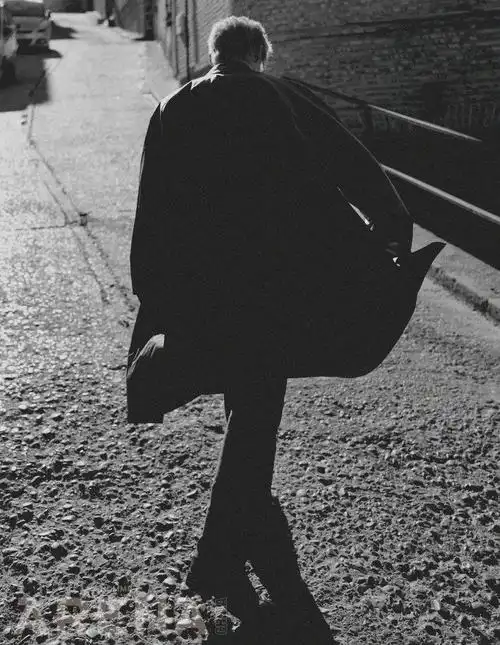 白敬亭风衣背影a感##白敬亭白色入镜大片