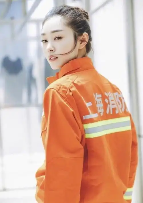 宋轶消防制服写真图片最美侧颜杀49