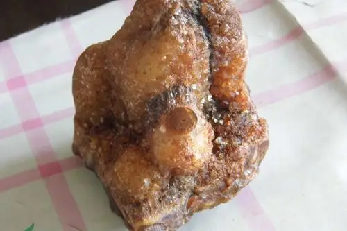 帮我评估一下这些玛瑙石有一块大的十一近多红的