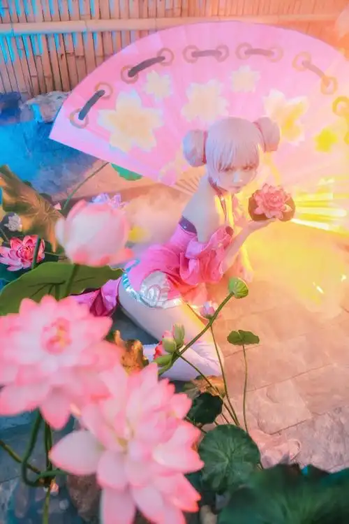 王者荣耀cos:拉拉~孙尚香和小乔一起泡温泉