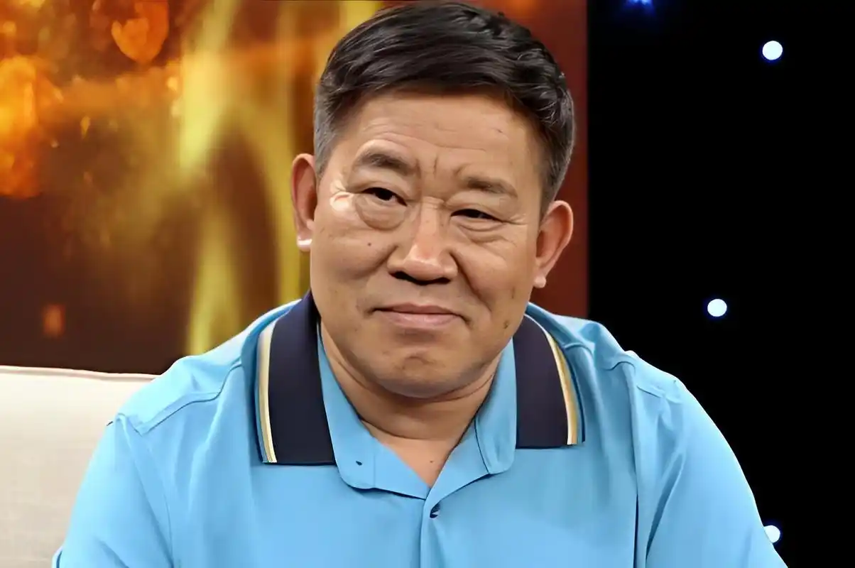 杜旭东这个名字可能很多人都不熟悉,但是看到他的照片就知道是他了!