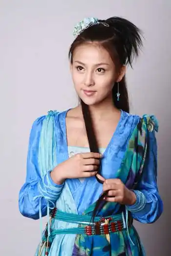 《聊斋三》自开机以来就受到了各界的关注,日前,演员的一组定妆照又在