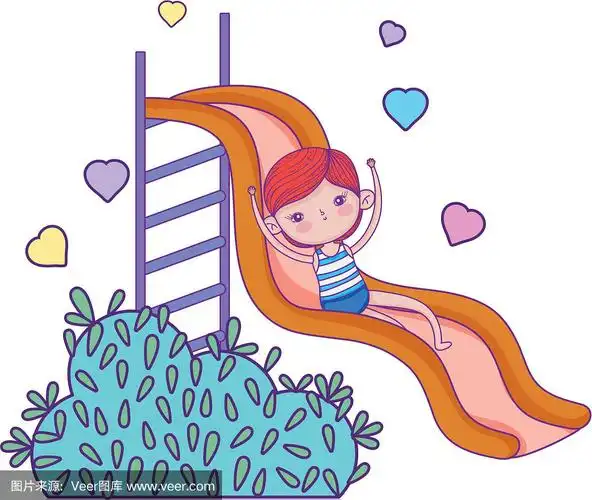 小男孩穿着泳衣在公园里滑滑梯