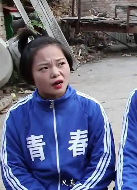 欢欢的童年2小晴假扮老师提问英语欢欢的散装英语真好笑