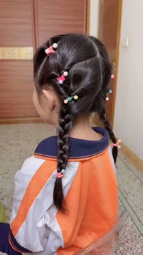 小女孩上学发型这样扎,简单易学,有女儿的试试#编发教程##分享我的微