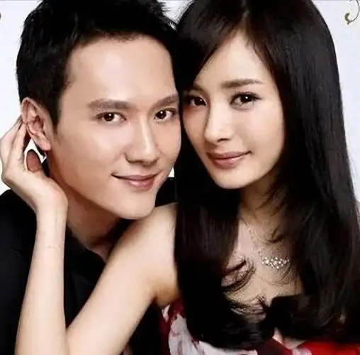 陈坤和李冰冰作为娱乐圈中出名的俊男靓女竟然当众接吻,让不少人好奇