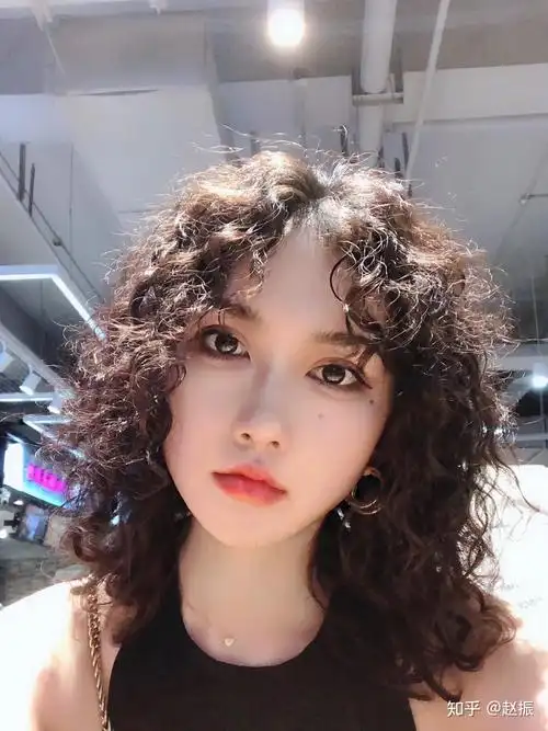 羊毛卷染什么色好看