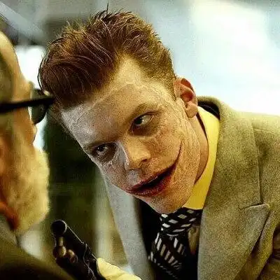 哥谭 卡梅隆莫纳汉 杰罗姆 jeromevaleska cameron monaghan