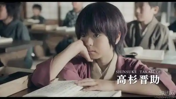 《银魂》真人版最新花絮 神乐被十字捆绑呆萌可爱