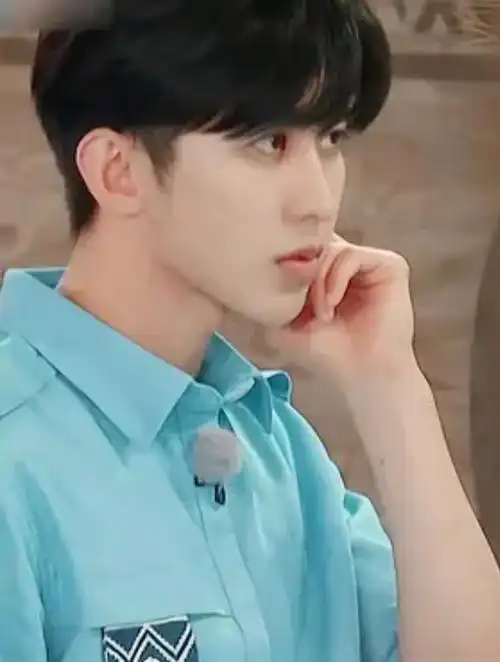 白鹿这记忆力太牛,三排灯全部点亮,蔡徐坤郑恺巅峰决战丨奔跑吧