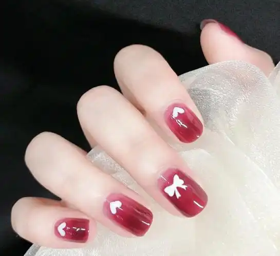 2021最火的甜美蝴蝶结爱心渐变美甲图