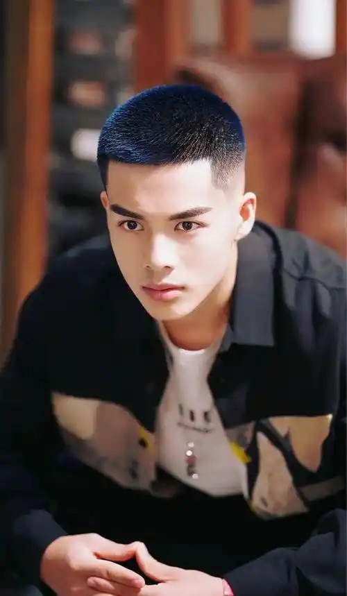 男士发型推荐:简约好打理的4款最酷造型,时尚又帅气_头发_短发_马尾