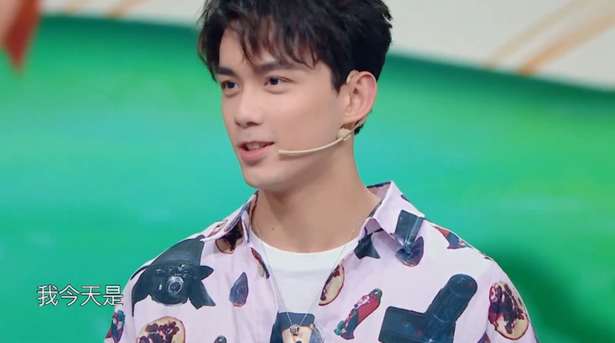 吴磊和关晓彤只是一天好友看似说错话其实尽显高情商