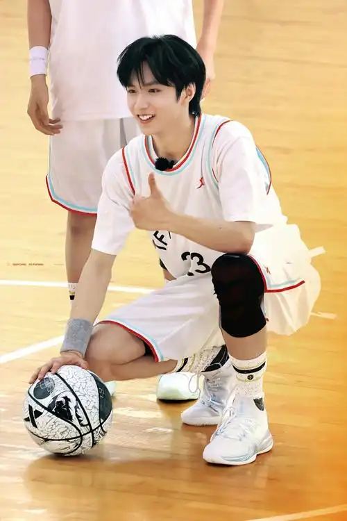 刘耀文夏日运动会饭拍