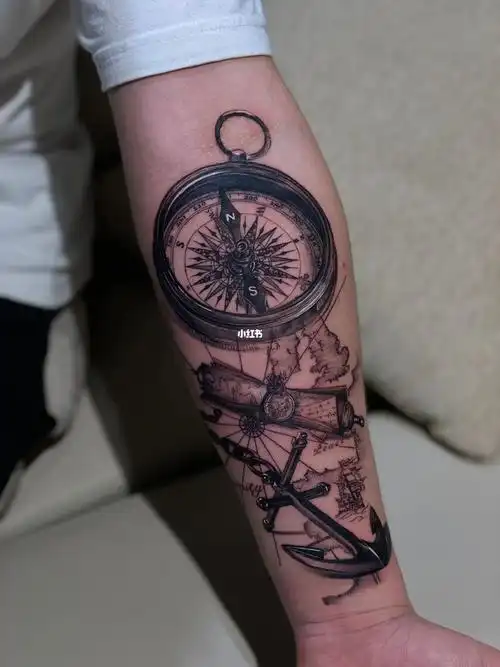 指南针纹身航海