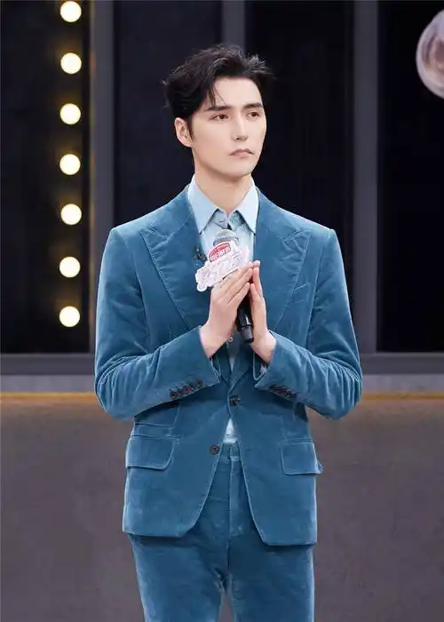 阿云嘎爱乐之都幽默解读音乐剧片段扎实音乐素养获赞