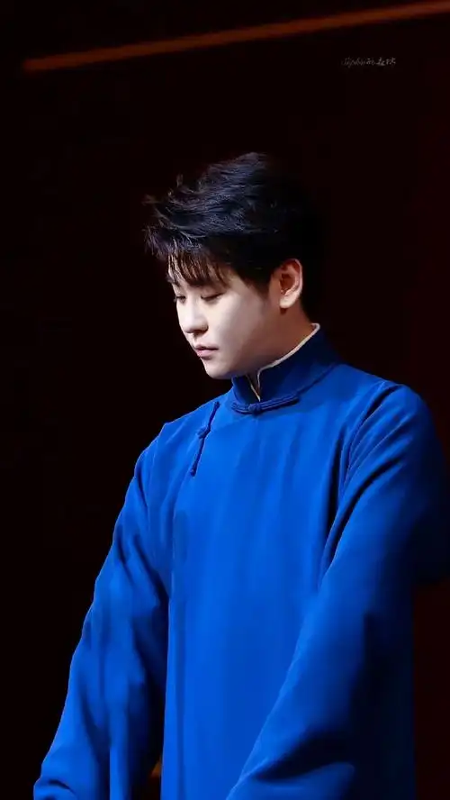 2023苏州相声专场##今日星拍放送#「蓝色大褂九宫格」@小辫儿张云雷