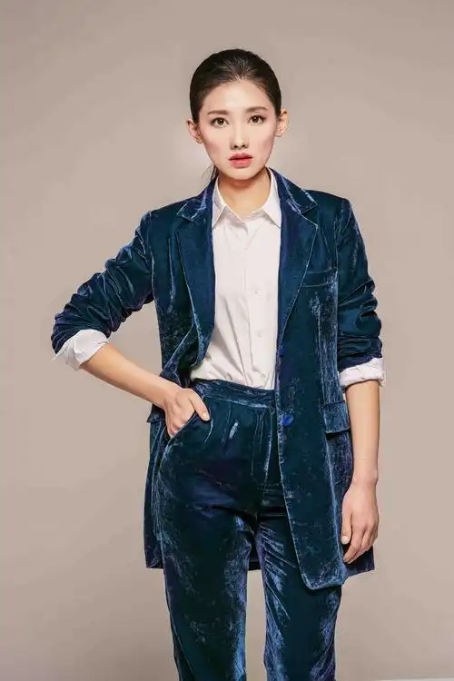 马藜西服风写真曝光时尚小仙女的霸道风