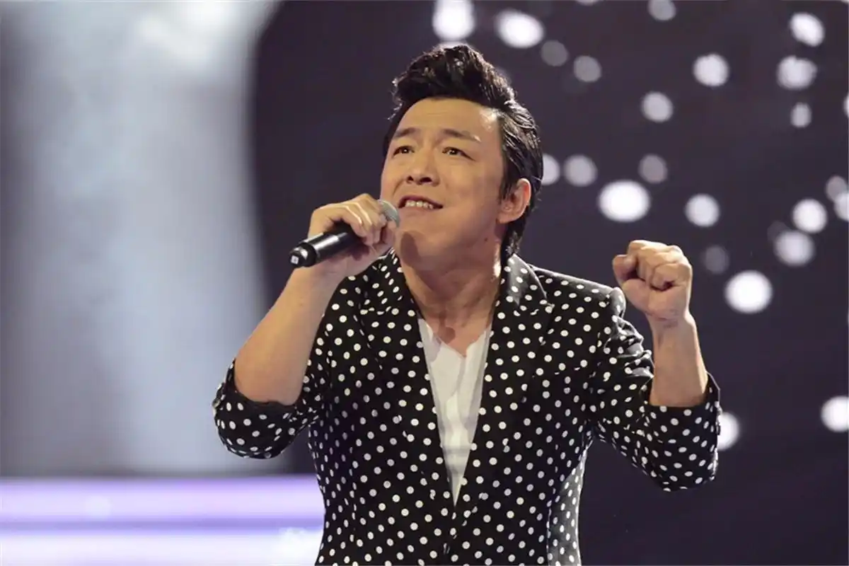 原创黄渤从落魄歌手破产老板到百亿影帝努力的人运气不会差