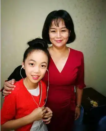 鞠萍:18岁进央视做主持,经历过两段婚姻,55岁身材走样口碑不减|大张伟