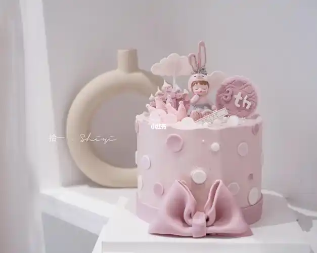 周岁女宝宝粉色系生日蛋糕